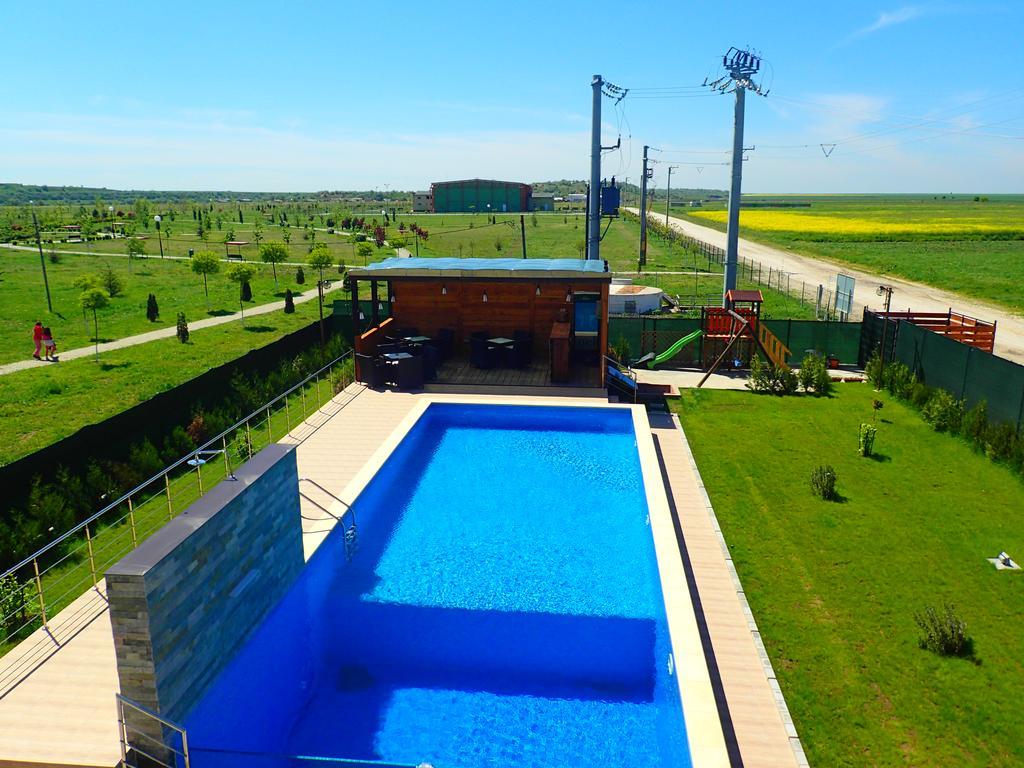 ホテル Indeep Club Cumpăna エクステリア 写真